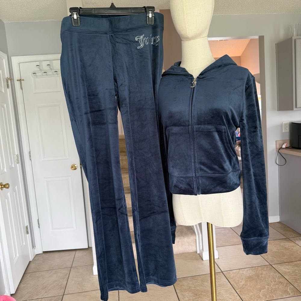 Juicy Couture Women's Navy Velour tracksuit size medium